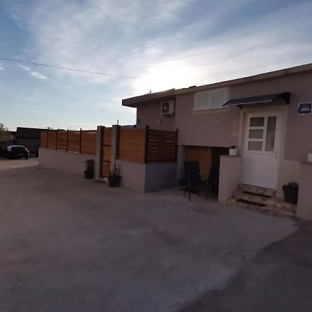 Pop Holiday House زادار المظهر الخارجي الصورة