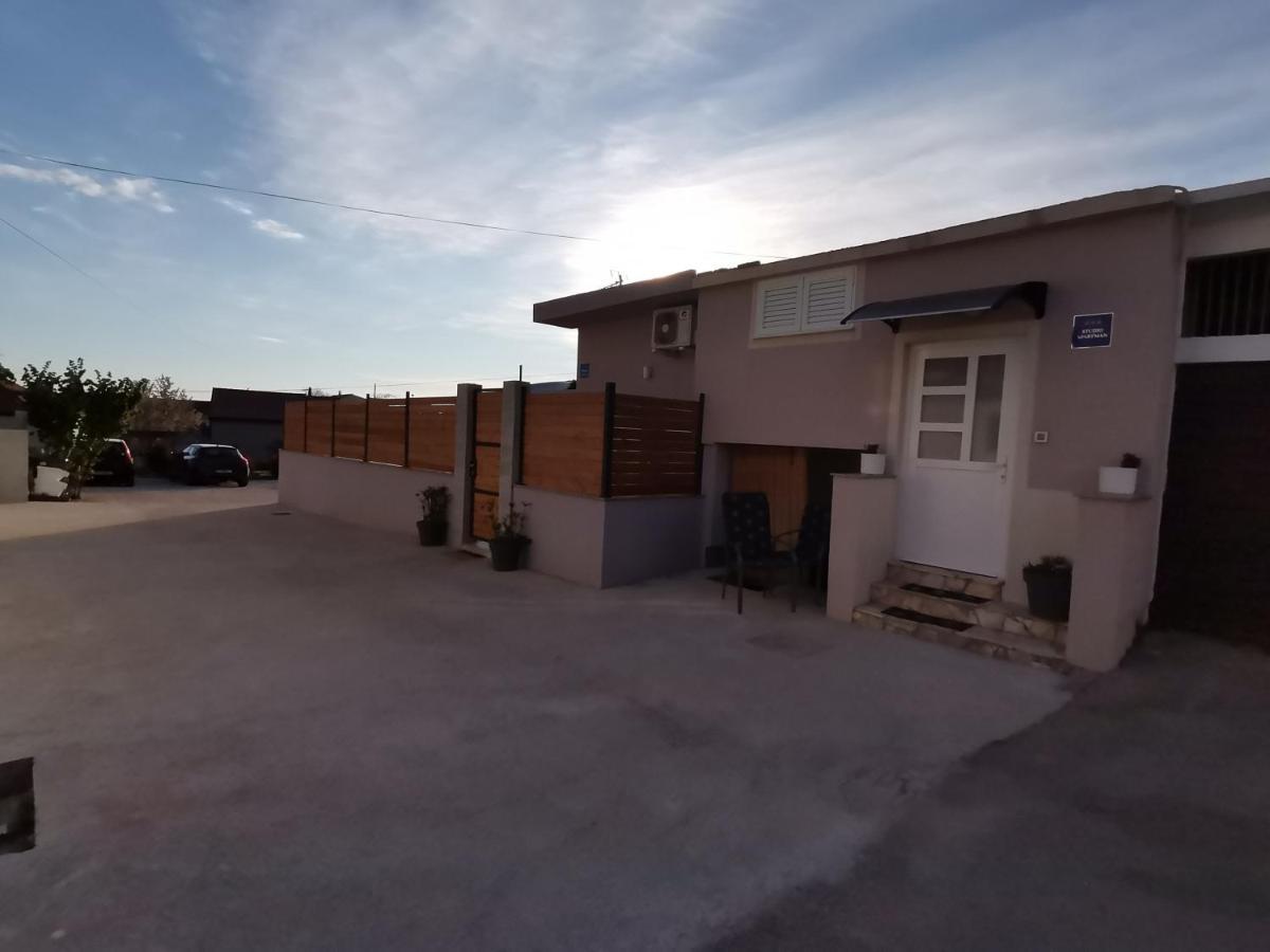 Pop Holiday House زادار المظهر الخارجي الصورة